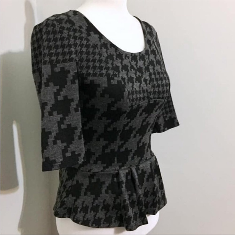 Le Chateau Black Gray Half Sleeve Top Size XXS - Picture 4 of 14